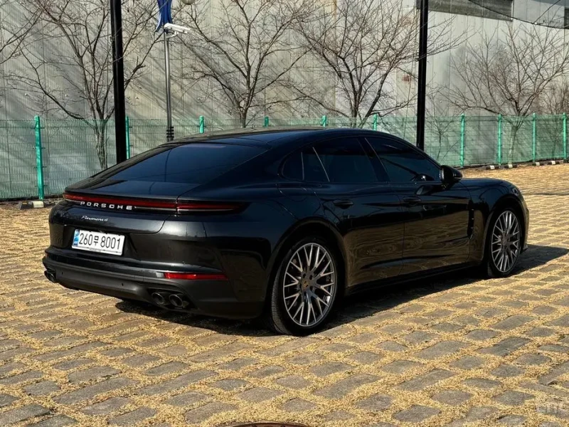 2024 Porsche Panamera с пробегом 4 700 км