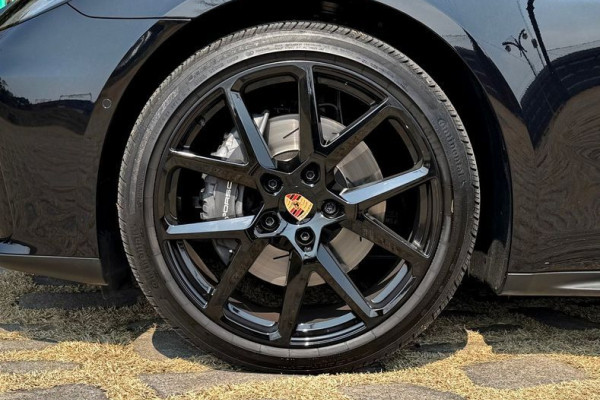 2024 Porsche Panamera с пробегом 12 850 км