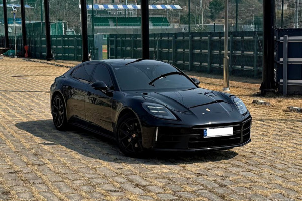 2024 Porsche Panamera с пробегом 12 850 км