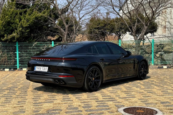 2024 Porsche Panamera с пробегом 12 850 км