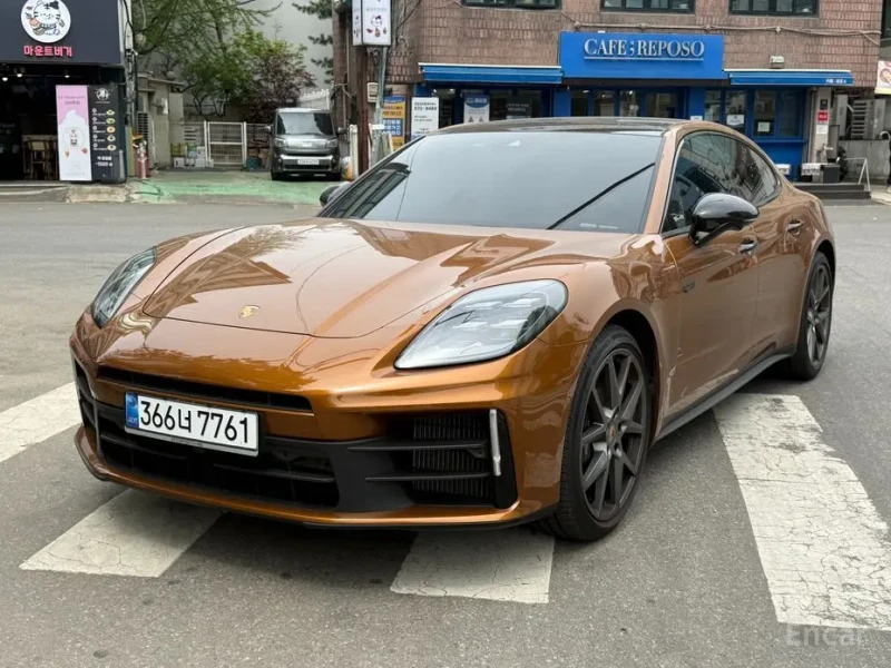 2025 Porsche Panamera с пробегом 2 300 км