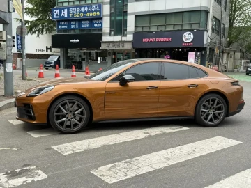 2025 Porsche Panamera с пробегом 2 300 км