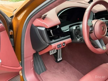 2025 Porsche Panamera с пробегом 2 300 км