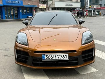 2025 Porsche Panamera с пробегом 2 300 км