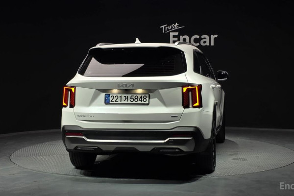 2023 Kia Sorento с пробегом 48 366 км