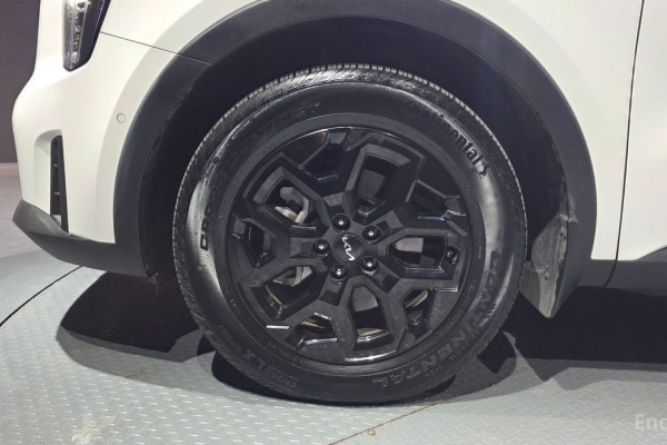 2023 Kia Sorento с пробегом 48 366 км