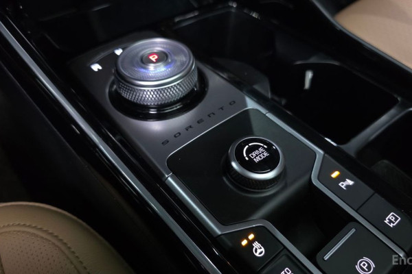 2023 Kia Sorento с пробегом 48 366 км