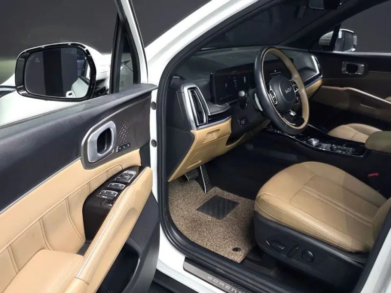 2023 Kia Sorento с пробегом 48 366 км