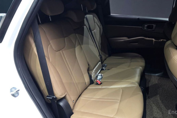 2023 Kia Sorento с пробегом 48 366 км