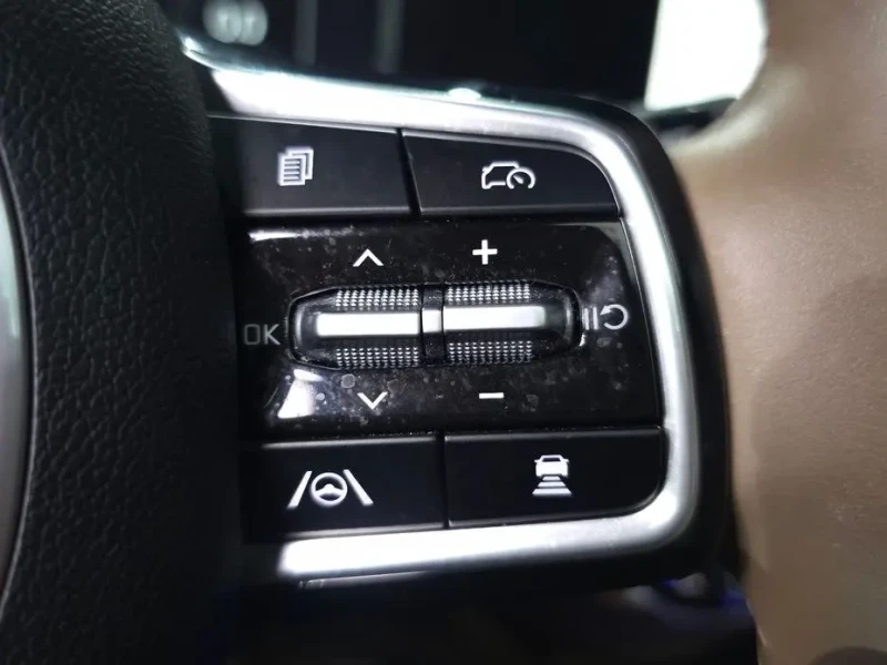 2023 Kia Sorento с пробегом 48 366 км