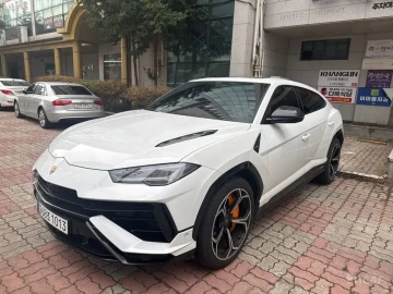 2024 Lamborghini Urus с пробегом 9 500 км