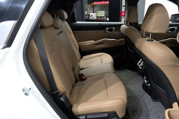 2025 Kia Sorento с пробегом 9 173 км