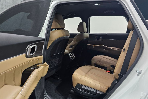 2025 Kia Sorento с пробегом 12 186 км