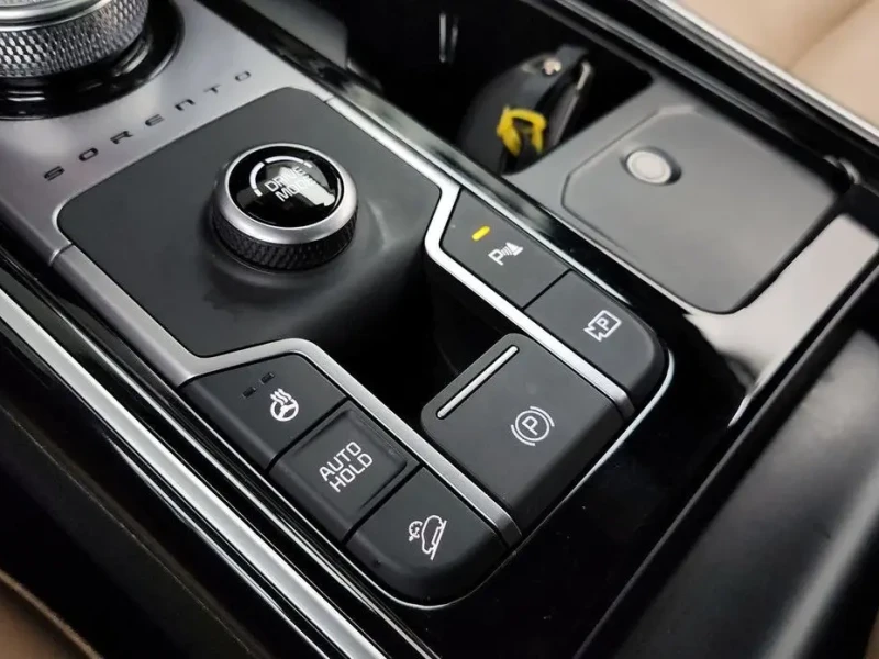 2024 Kia Sorento с пробегом 65 424 км