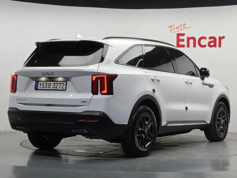 2023 Kia Sorento с пробегом 32 362 км