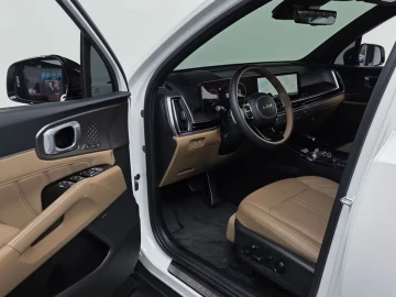 2023 Kia Sorento с пробегом 32 362 км