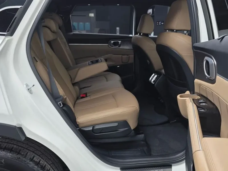 2023 Kia Sorento с пробегом 32 362 км