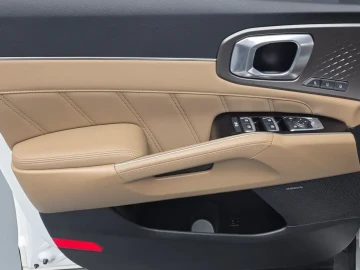 2023 Kia Sorento с пробегом 32 362 км