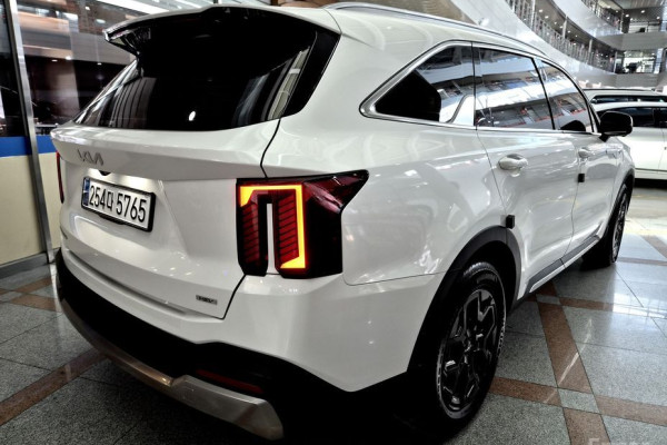 2024 Kia Sorento с пробегом 25 853 км