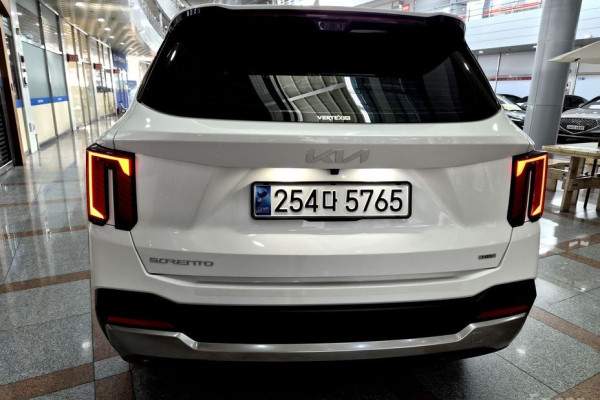 2024 Kia Sorento с пробегом 25 853 км