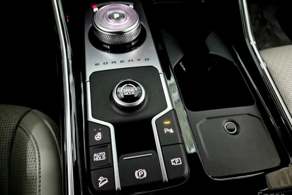 2024 Kia Sorento с пробегом 25 853 км