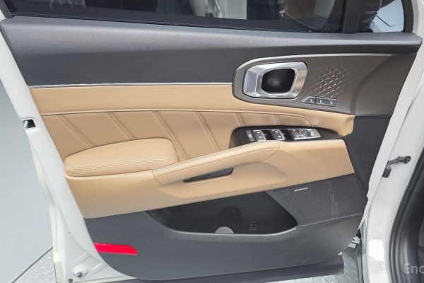 2024 Kia Sorento с пробегом 16 617 км