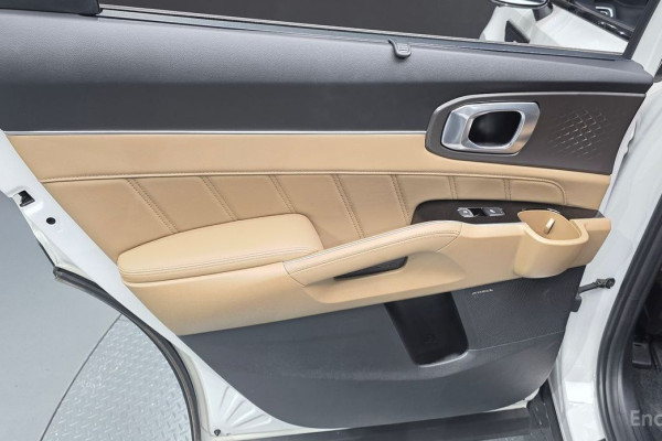 2024 Kia Sorento с пробегом 16 617 км