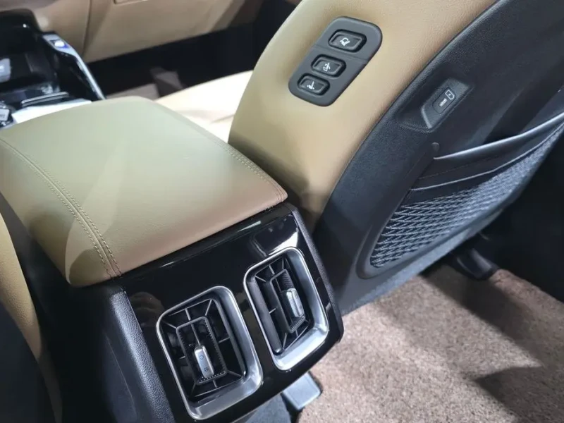 2024 Kia Sorento с пробегом 31 141 км