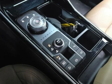 2023 Kia Sorento с пробегом 136 184 км