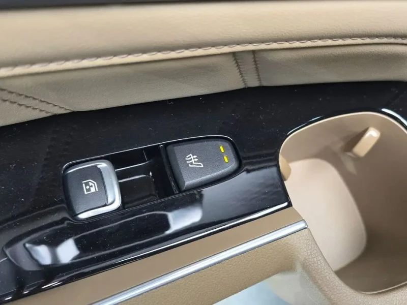 2023 Kia Sorento с пробегом 136 184 км
