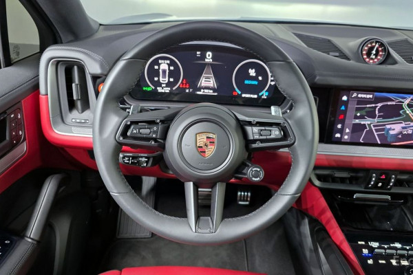 2025 Porsche Cayenne с пробегом 2 342 км
