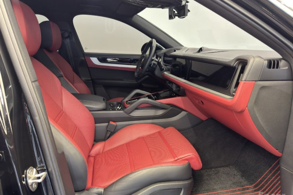 2025 Porsche Cayenne с пробегом 14 070 км