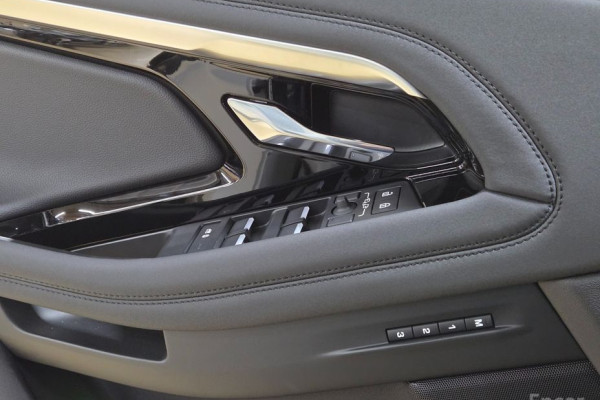 2023 Land Rover Range Rover Evoque с пробегом 33 800 км