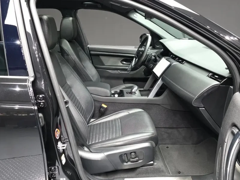2025 Land Rover Discovery Sport с пробегом 303 км