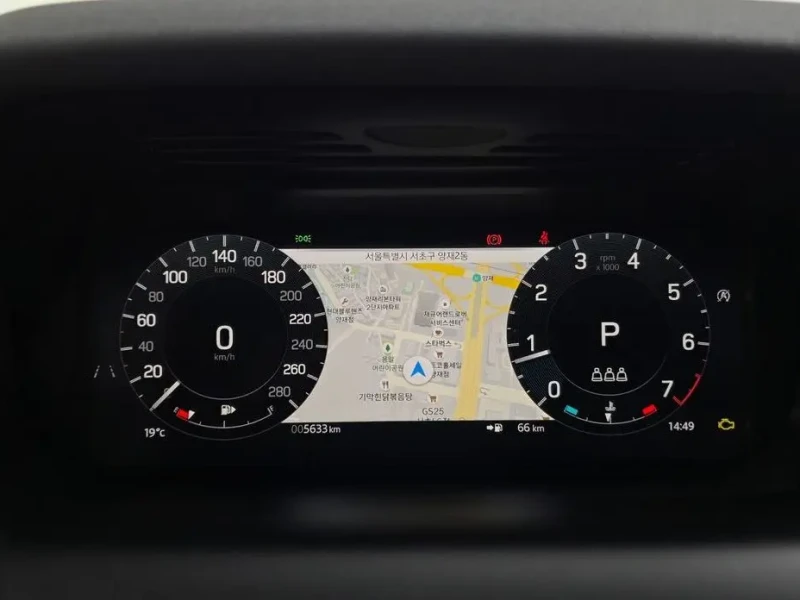 2025 Land Rover Discovery Sport с пробегом 5 633 км