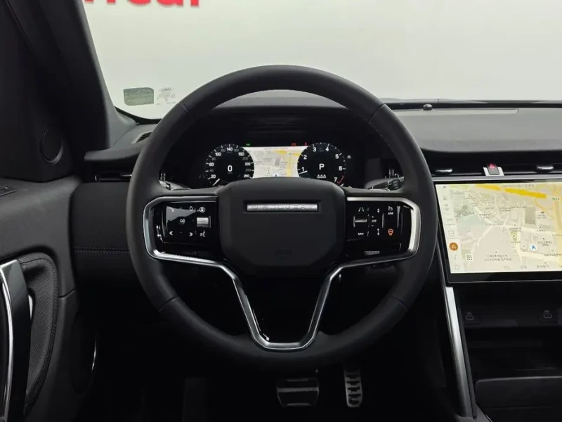 2025 Land Rover Discovery Sport с пробегом 5 633 км