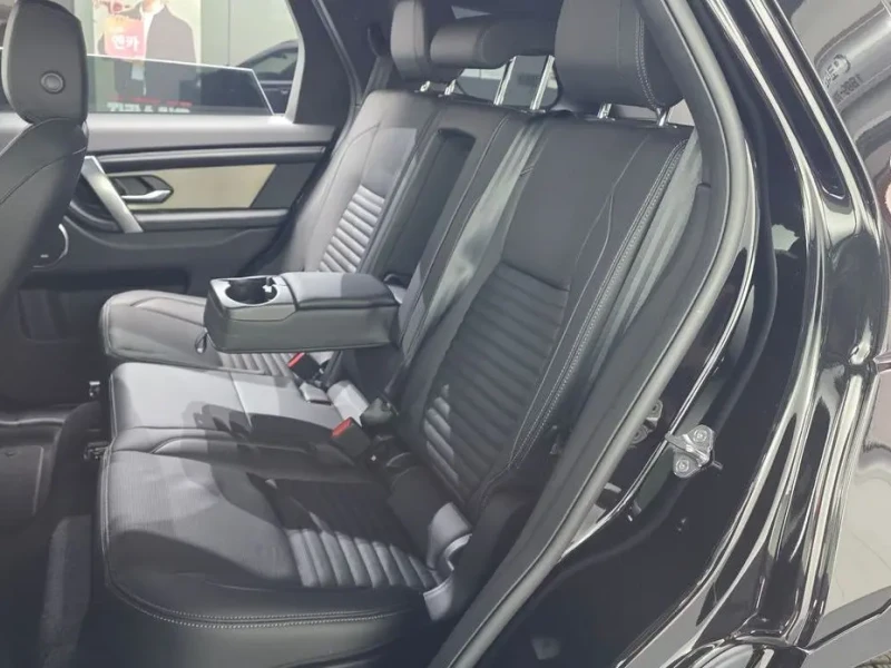 2025 Land Rover Discovery Sport с пробегом 10 710 км