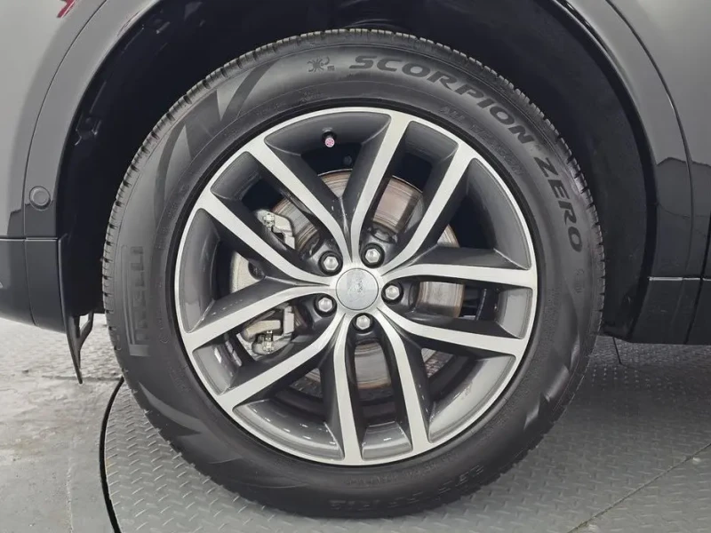 2025 Land Rover Discovery Sport с пробегом 10 710 км