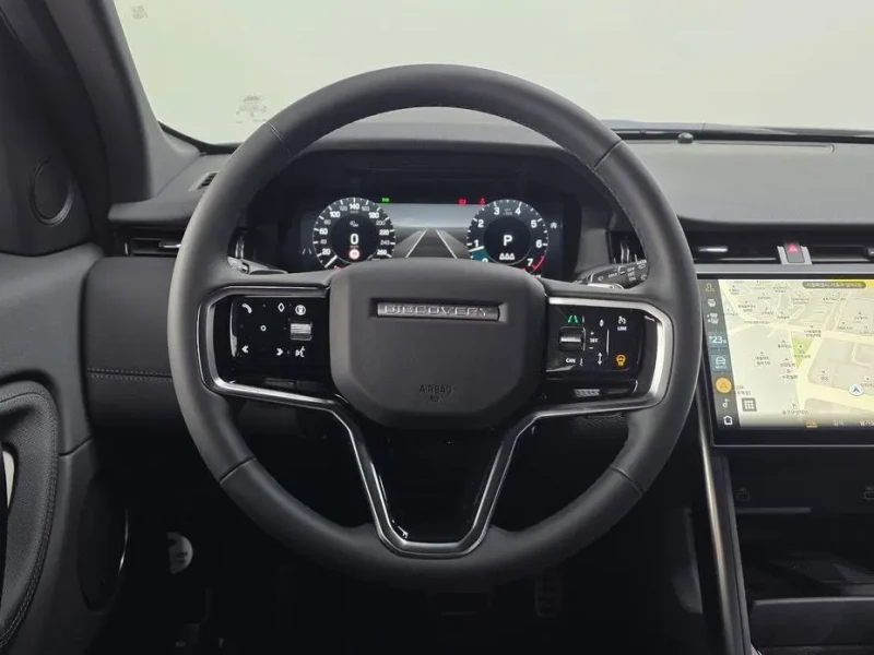 2025 Land Rover Discovery Sport с пробегом 10 710 км