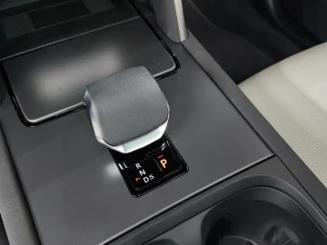 2025 Land Rover Discovery Sport с пробегом 10 871 км