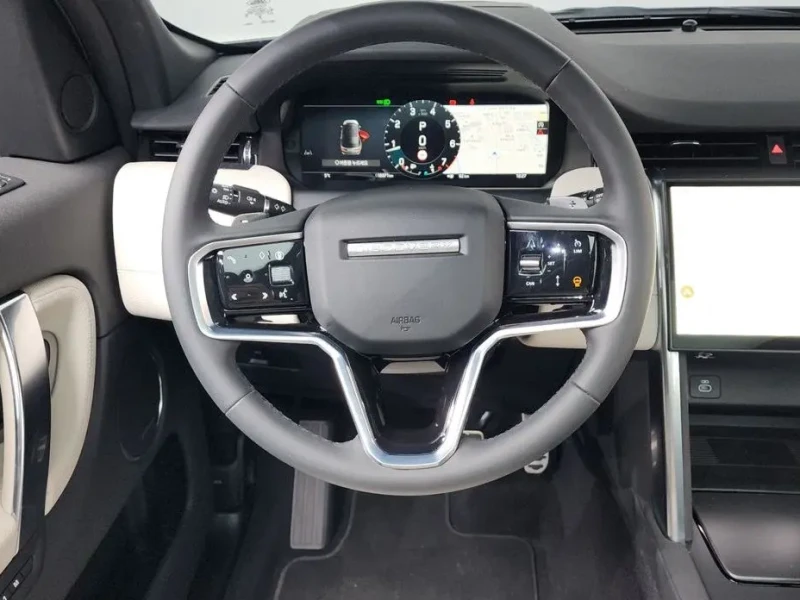 2025 Land Rover Discovery Sport с пробегом 10 871 км