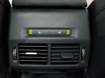 2025 Land Rover Discovery Sport с пробегом 10 871 км