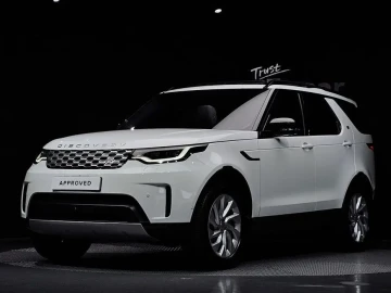 2025 Land Rover Discovery с пробегом 15 823 км