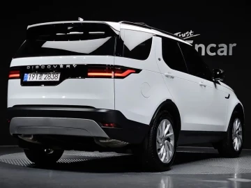 2025 Land Rover Discovery с пробегом 15 823 км