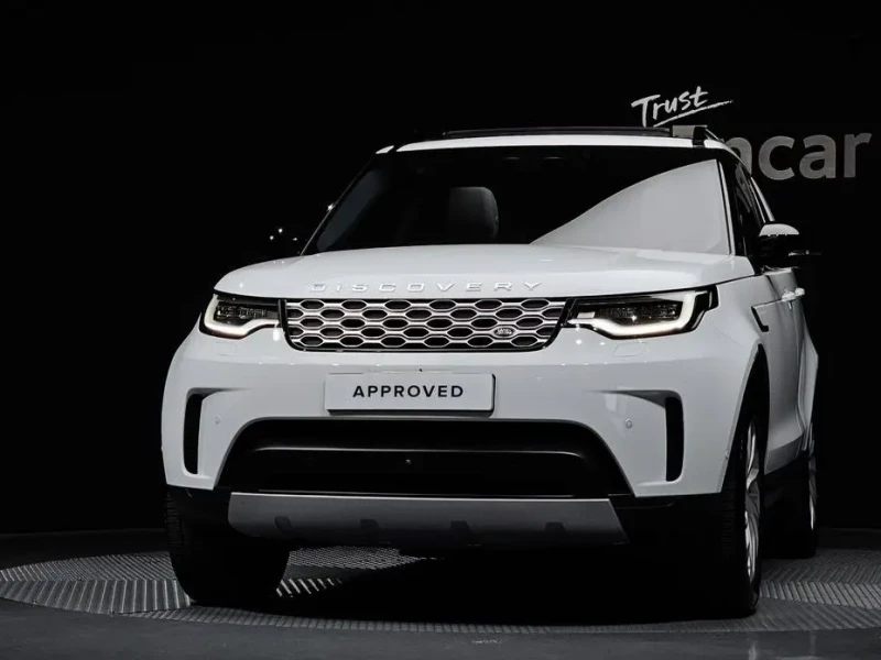 2025 Land Rover Discovery с пробегом 15 823 км