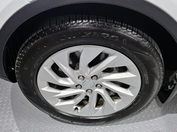 2025 Land Rover Discovery с пробегом 15 823 км