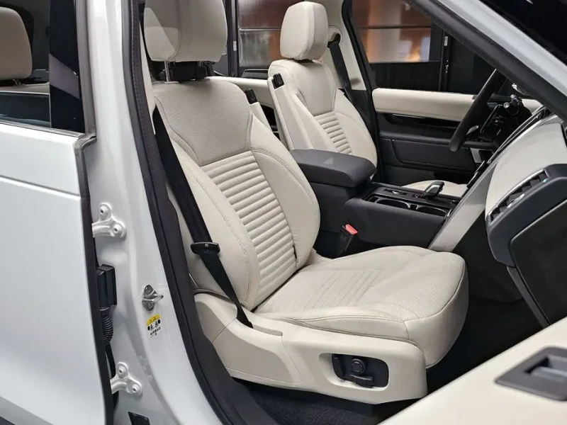 2025 Land Rover Discovery с пробегом 15 823 км
