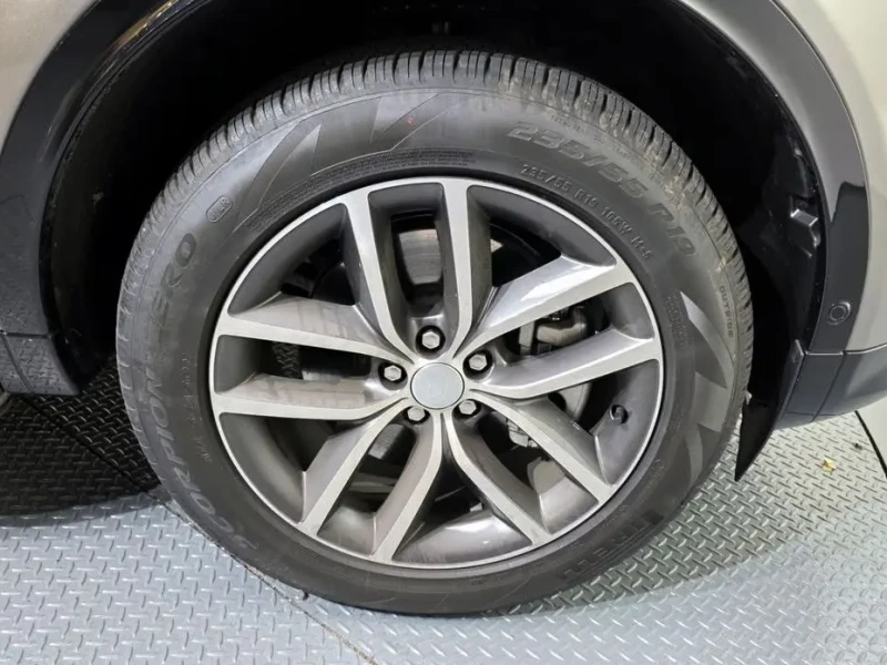 2025 Land Rover Discovery Sport с пробегом 3 592 км