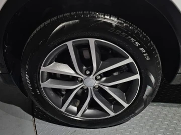 2025 Land Rover Discovery Sport с пробегом 20 366 км