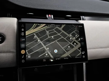 2025 Land Rover Discovery Sport с пробегом 20 366 км